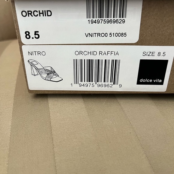 Dolce Vita, Nitro in Orchid Raffia size 8.5. - Picture 5 of 7